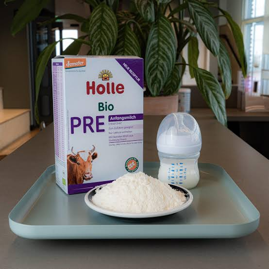 Navigating the World of Infant Formulas: Why Holle Formula Pre Stands Out