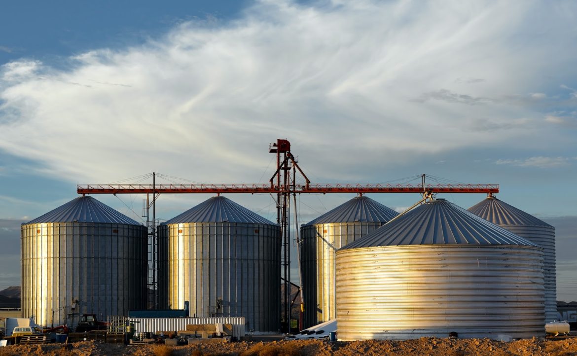 jim-witkowski-ZaVUNY5rHmY-unsplash Modernizing Grain Silo Storage: Integrating Technology for Improved Preservation
